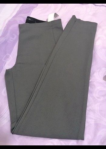 Zara Kadın Siyah Elastik Kumaş Pantolon - Görsel 2