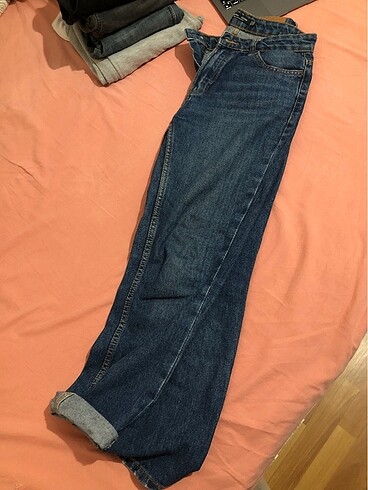 BERSHKA MOM JEAN
