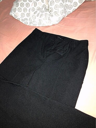 36 Beden TRENDYOLMİLLA PİLELİ KUMAŞ PANTALON