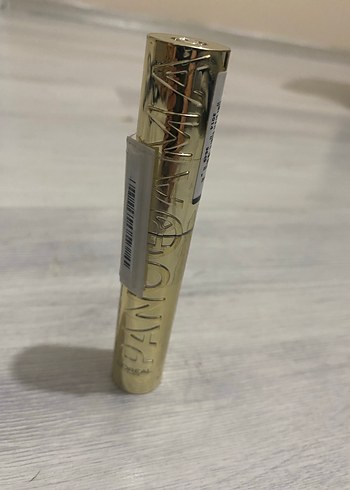 Altın Parlaklıkta L'Oréal Maskara - Görsel 4