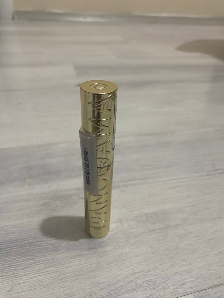 Altın Parlaklıkta L'Oréal Maskara - Görsel 3