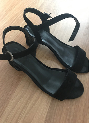 Siyah yazlık ayakkabı