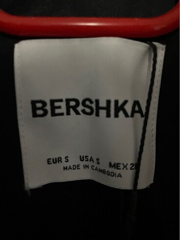 s Beden siyah Renk BERSHKA TRENCKOT