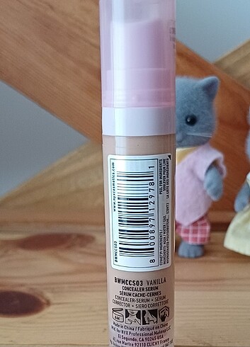NYX nyx bare with me kapatıcı 03