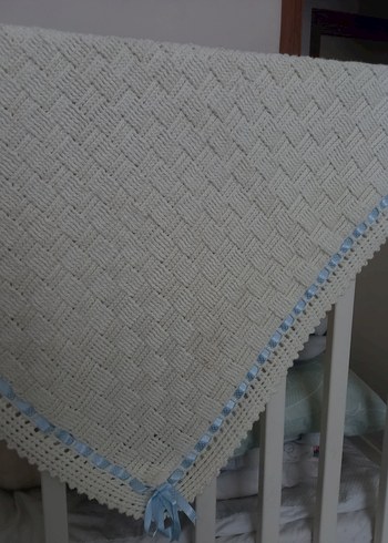 Beyaz Bebek Örgü Battaniye - Görsel 4