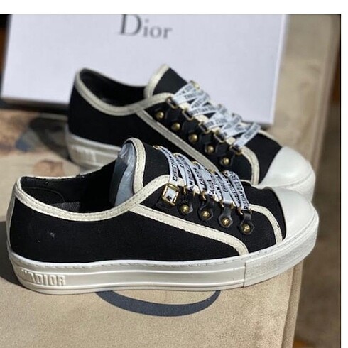 Dior...