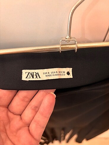 s Beden siyah Renk Zara püsküllü etek