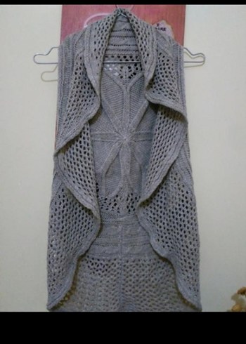 Gri Yüksek Yakalı Triko Yelek - Görsel 3