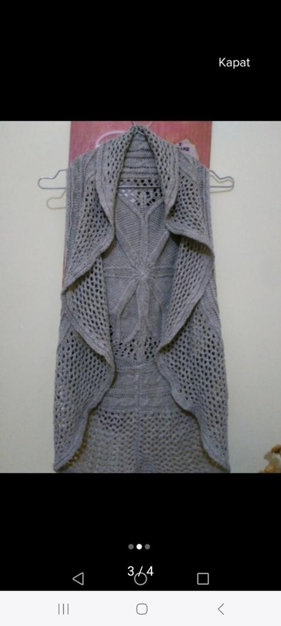 Gri Yüksek Yakalı Triko Yelek - Görsel 3