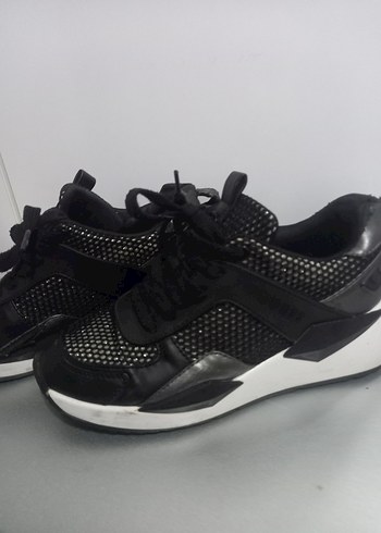 GUESS SPOR AYAKKABI - Görsel 2