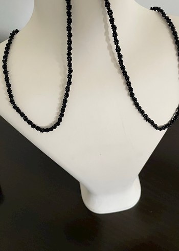 Uzun Siyah Boncuklu Minimalist Kolye