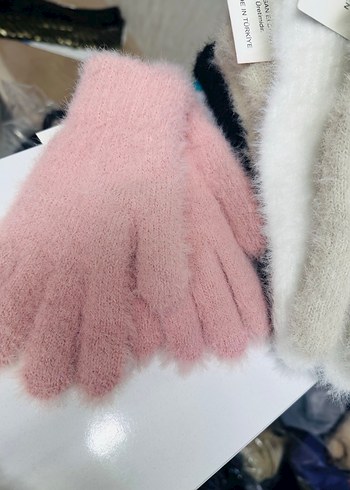 Renkli Kürklü Kadın Eldiveni - Görsel 3