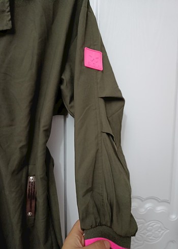 Pembe Detaylı Uzun Kemerli Kadın Trençkot - Görsel 5