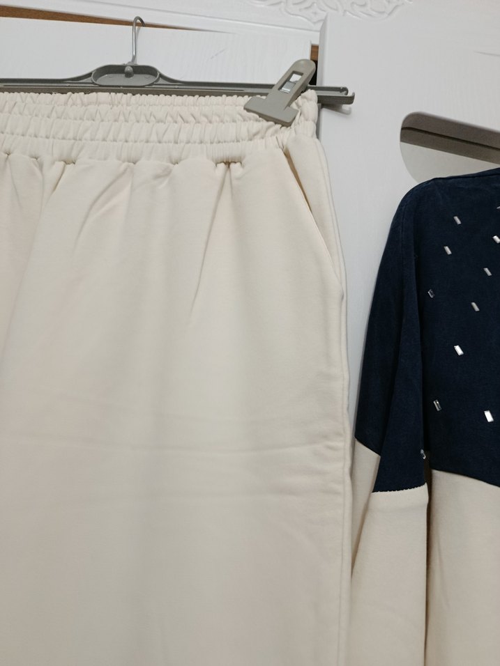 Düğmeli Beyaz Pamuklu Uzun Kadın Takım - Görsel 4