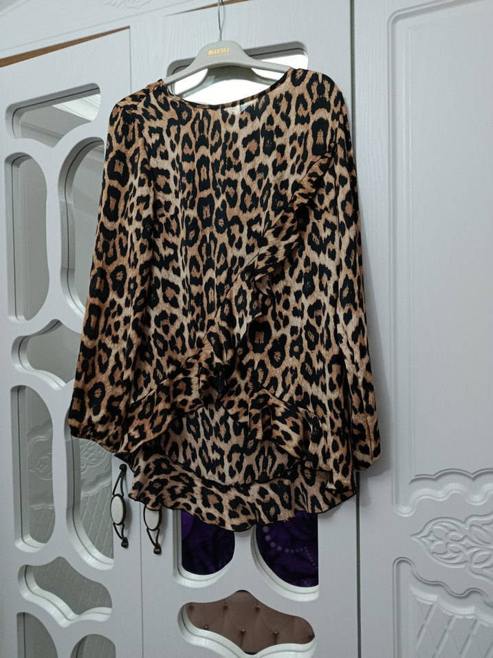 Leopar Desenli Uzun Kollu Kadın Bluz - Görsel 3
