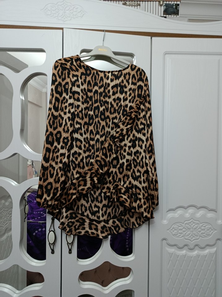 Leopar Desenli Uzun Kollu Kadın Bluz - Görsel 2