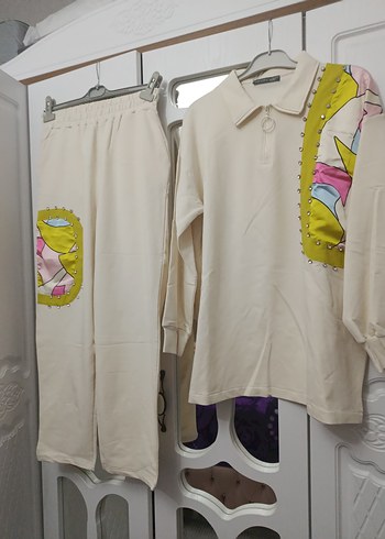 Nakışlı Beyaz Kadın Mini Eşofman Takımı - Görsel 8