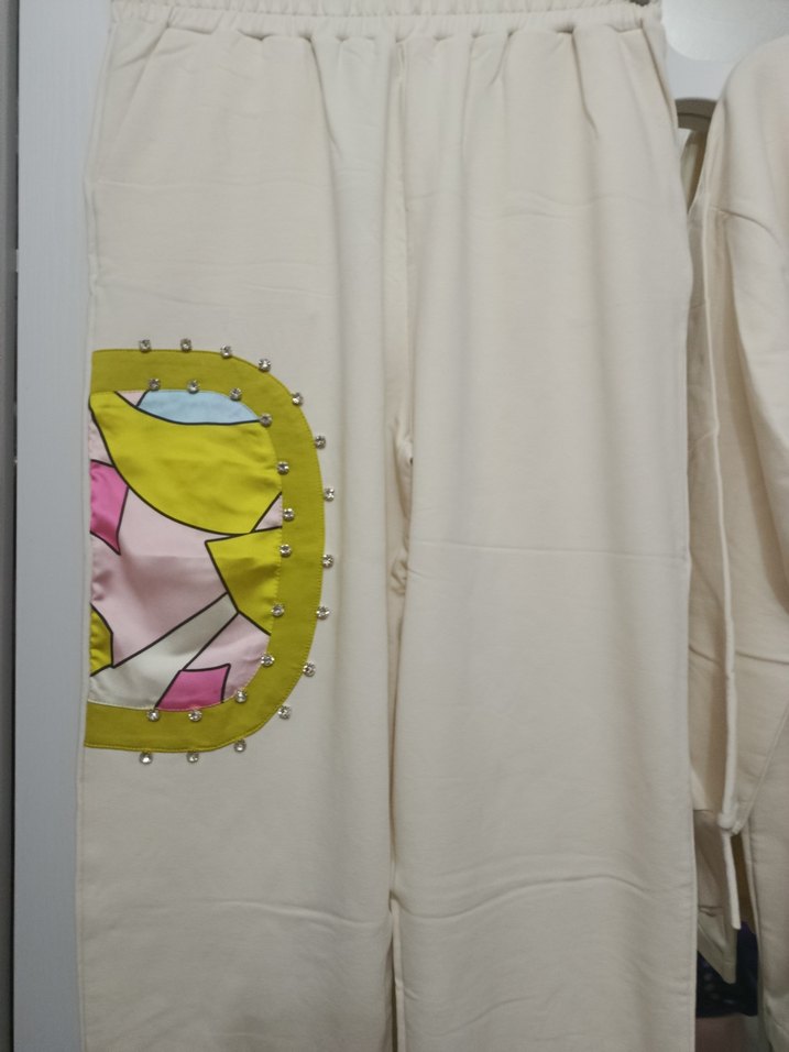 Nakışlı Beyaz Kadın Mini Eşofman Takımı - Görsel 4