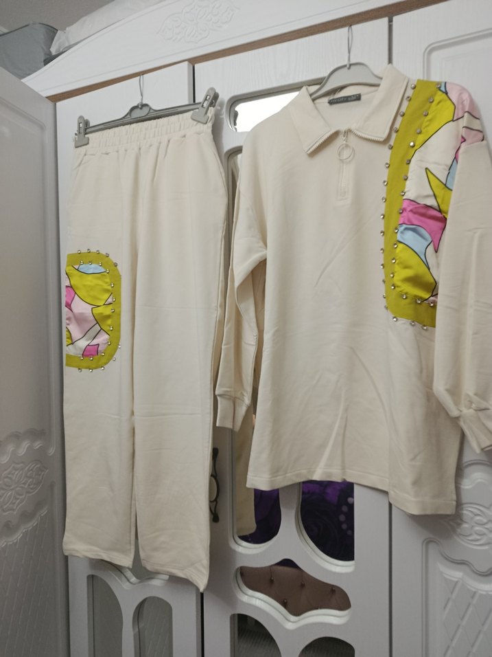 Nakışlı Beyaz Kadın Mini Eşofman Takımı - Görsel 2