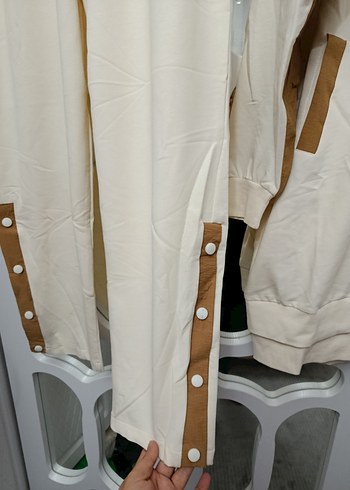 Düğmeli Beyaz Kadın Eşofman Takımı - Görsel 5