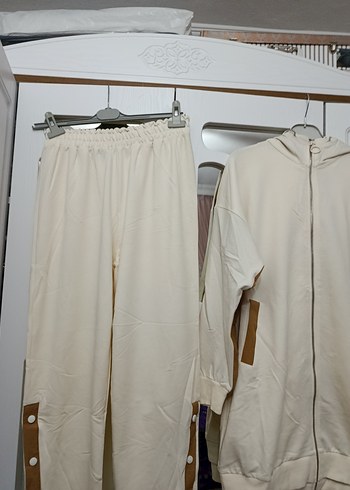 Düğmeli Beyaz Kadın Eşofman Takımı - Görsel 4