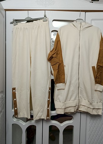 Düğmeli Beyaz Kadın Eşofman Takımı - Görsel 2