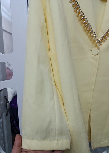 Sarı Parlak Düğmeli Kadın Uzun Ceket - Görsel 3