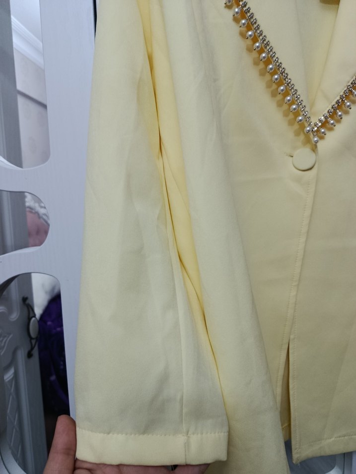 Sarı Parlak Düğmeli Kadın Uzun Ceket - Görsel 3