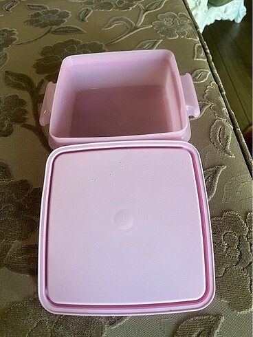  Beden Tupperware