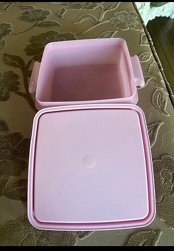 Tupperware Tupperware