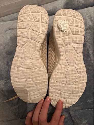 38 Beden ten rengi Renk Skechers krem ayakkabı