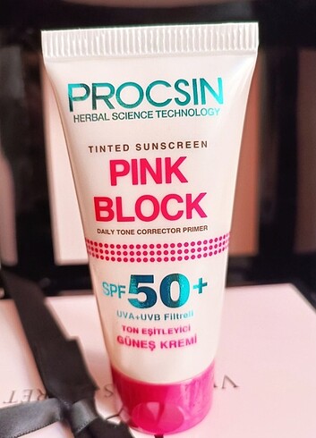 PINK BLOCK SPF50+ TON EŞİTLEYİCİ GÜNEŞ KREMİ- PROCSİN