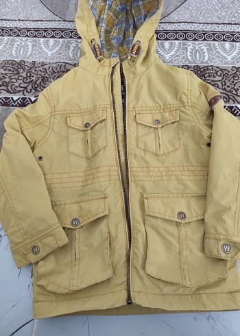 Sarı Kapüşonlu Erkek Çocuk Mont - Görsel 3