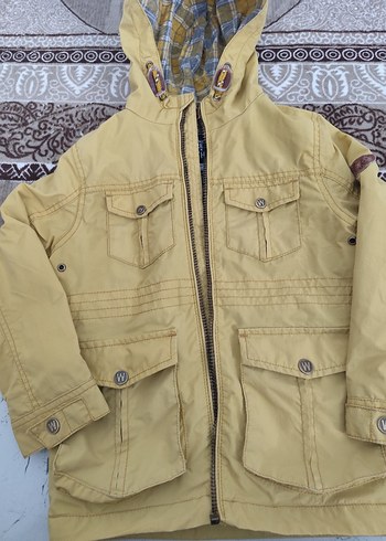 Sarı Kapüşonlu Erkek Çocuk Mont - Görsel 2