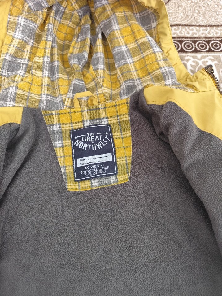 Sarı Kapüşonlu Erkek Çocuk Mont - Görsel 5