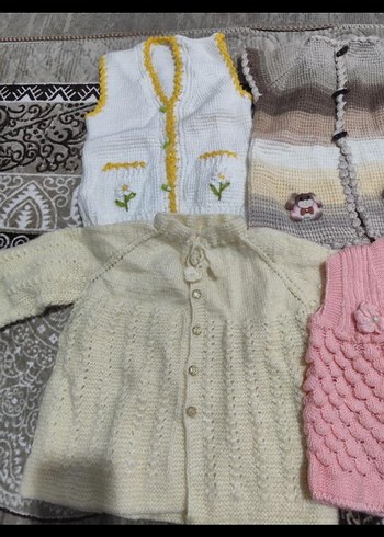 Nakışlı Beyaz Bohem Örgü Kız Yeleği - Görsel 3