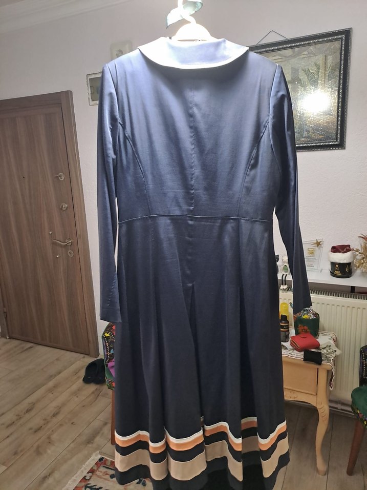 Siyah Uzun Kollu Düğmeli Ofis Elbisesi - Görsel 2