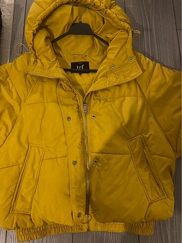zara hardal rengi mont