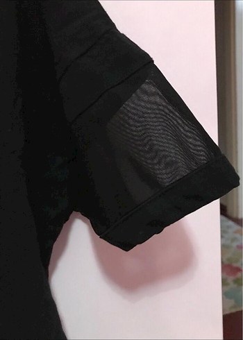 Kız Çocuk Siyah V Yaka Baskılı Tişört - Görsel 3