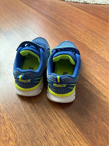 24 Beden Skechers Bebek Ayakkabısı