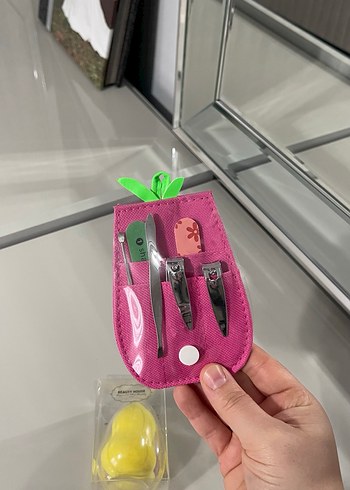 Renkli Manikür Seti ve Sarı Sünger - Görsel 2