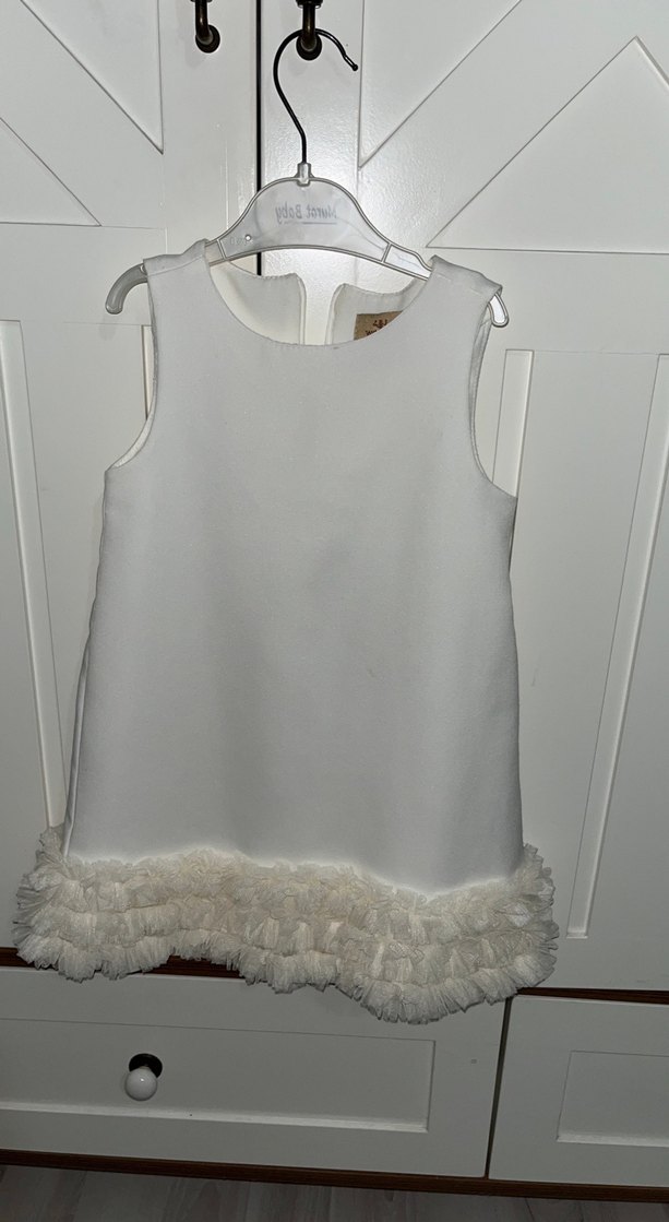 Kız Çocuk Beyaz Fırfırlı Kolsuz Elbise - Görsel 4