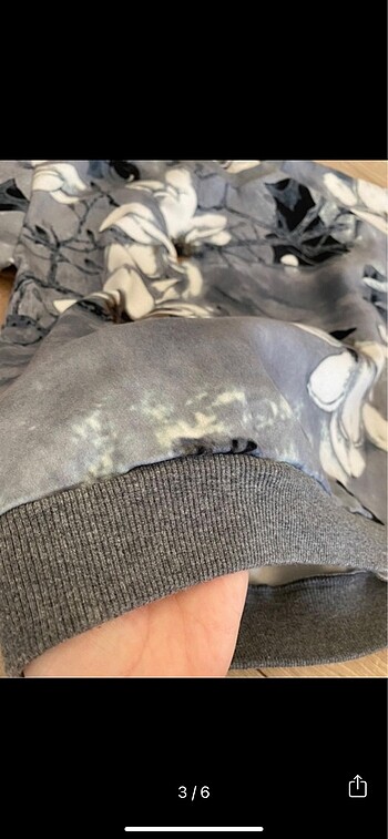 m Beden Twist Sweatshirt