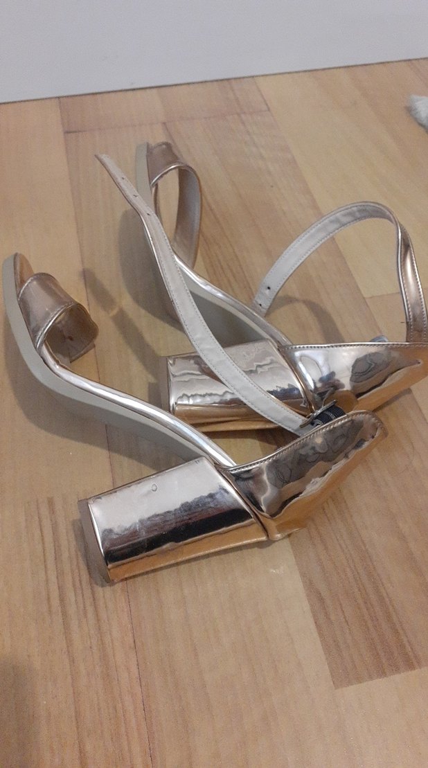 Altın Renkli Metal Topuklu Kadın Ayakkabı - Görsel 4