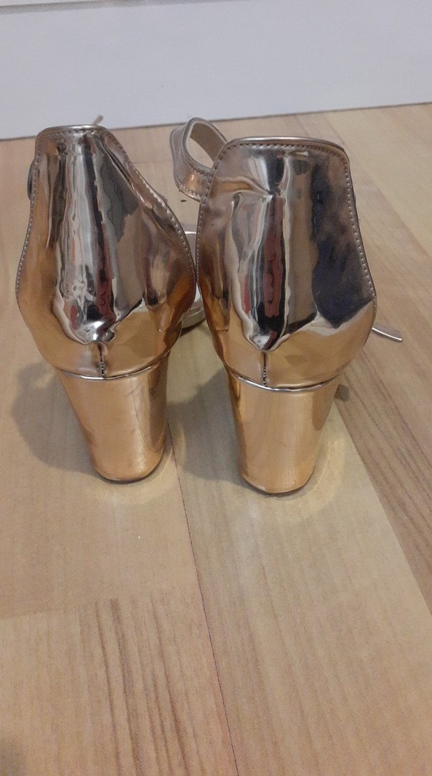 Altın Renkli Metal Topuklu Kadın Ayakkabı - Görsel 3