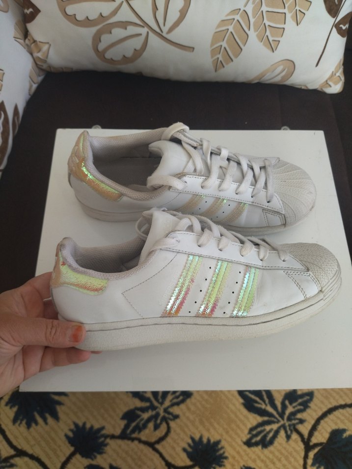 Adidas Beyaz Bağcıklı Kadın Spor Ayakkabı - Görsel 2