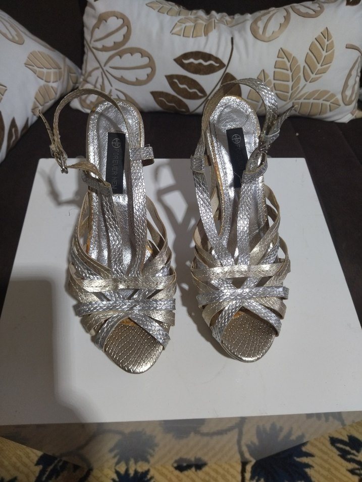 Altın Renkli Yılan Desenli Platform Topuklu Kadın Ayakkabı - Görsel 2