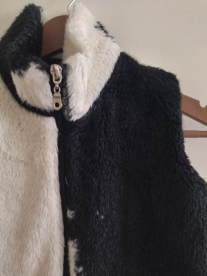 Kürk Detaylı Siyah Beyaz Kız çocuk Yelek - Görsel 2