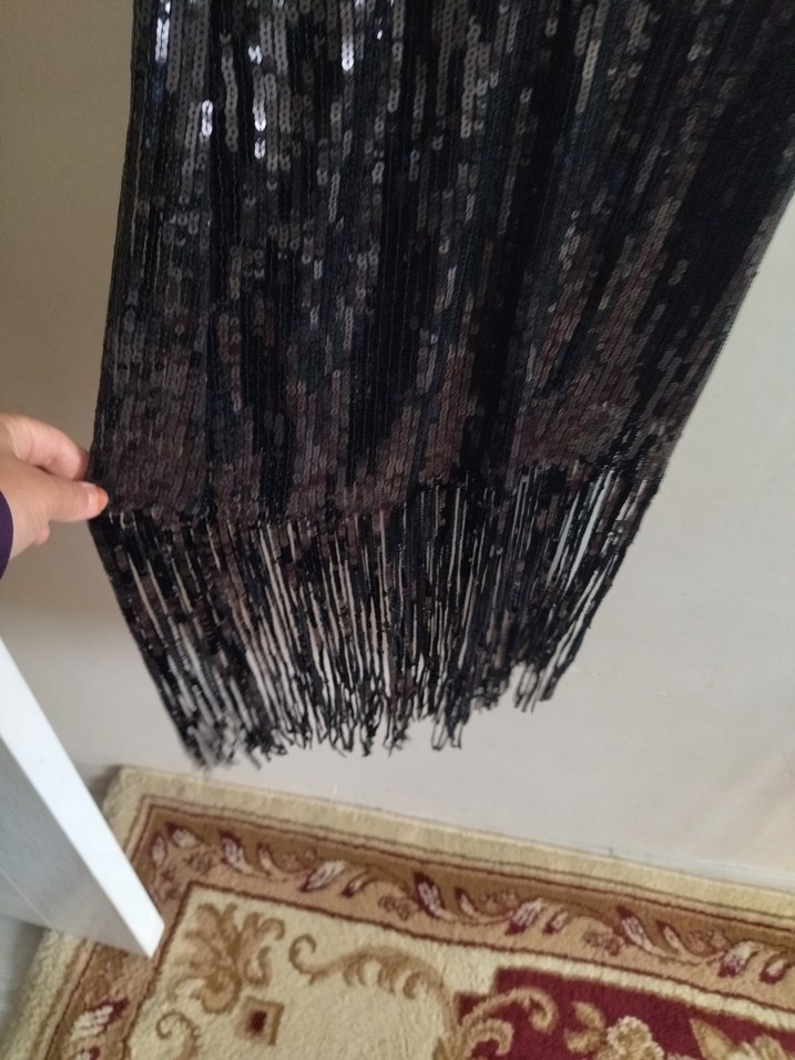 Siyah Pullu  Püsküllü  Abiye Elbise - Görsel 2