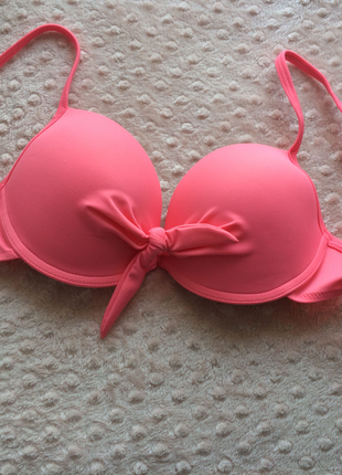 Pembe bikini üstü